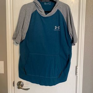 Under Armor short sleeve shirt with hood